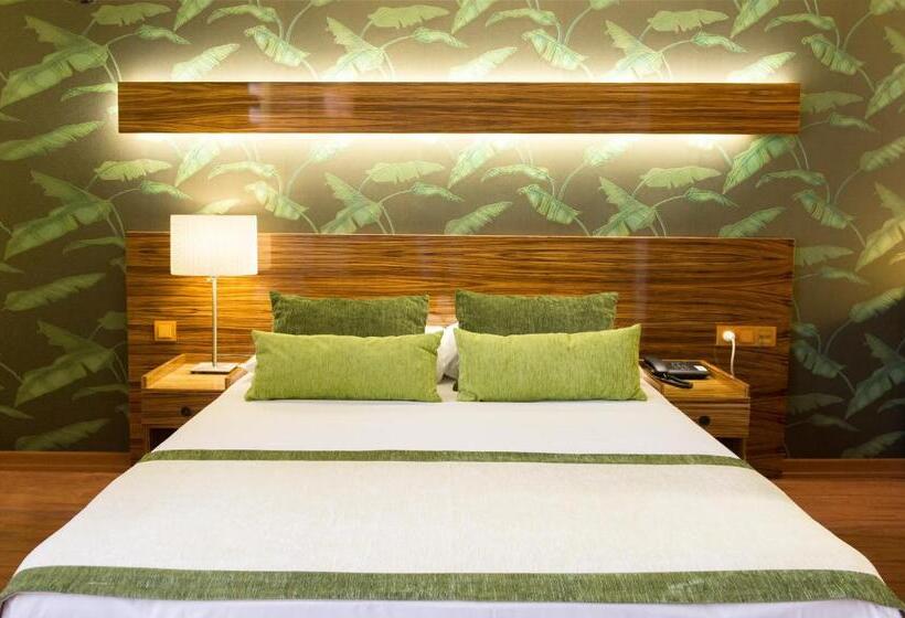 Habitación Superior, Buyuk Keban