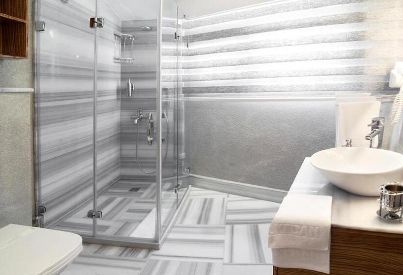 Habitación Familiar Superior, Buyuk Keban