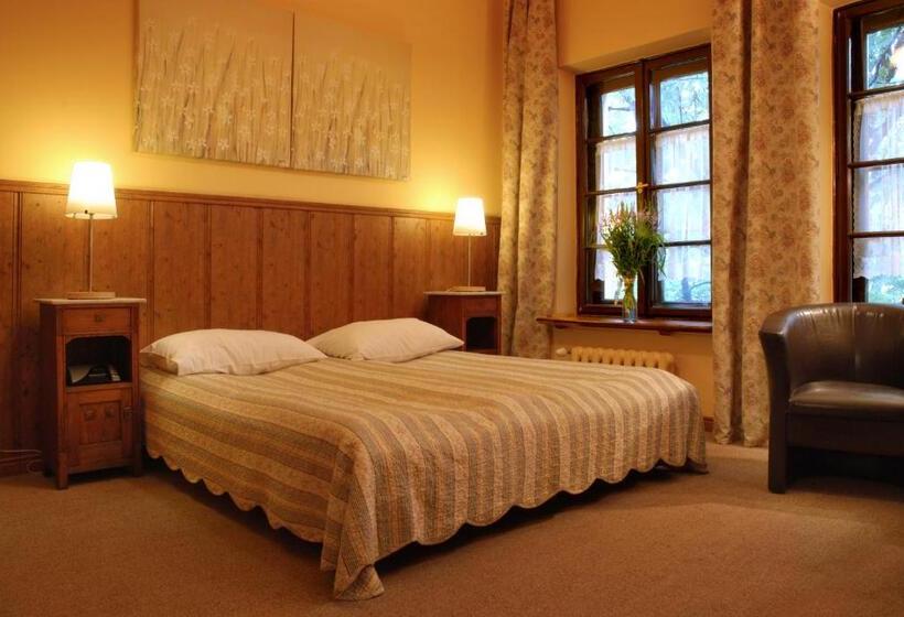 Номер Deluxe, Dom Casimi