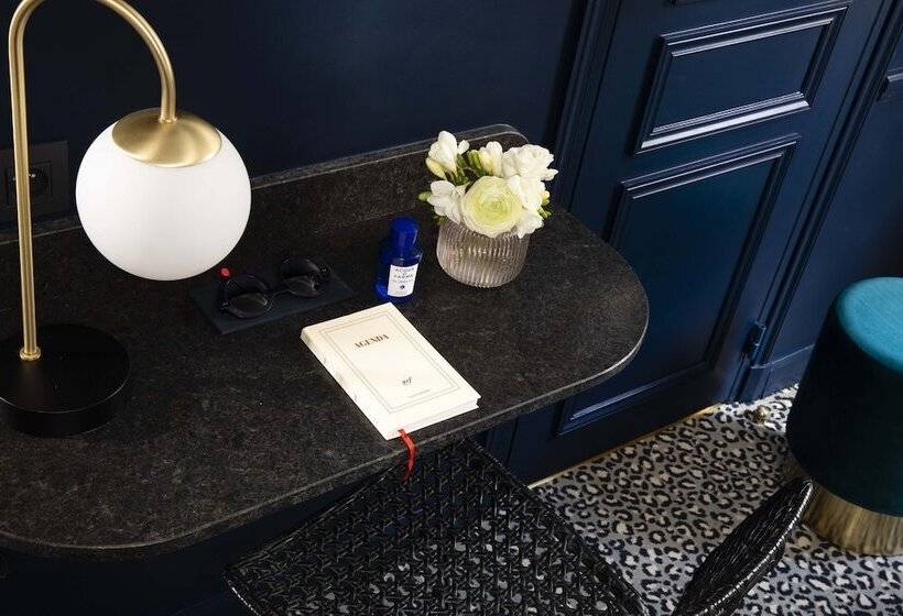 اتاق کلاسیک, Gramont