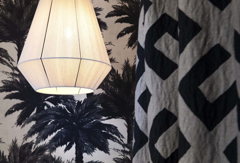 اتاق لوکس, Gramont