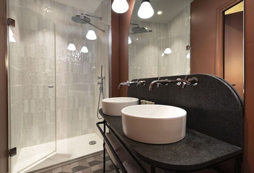 اتاق لوکس, Gramont