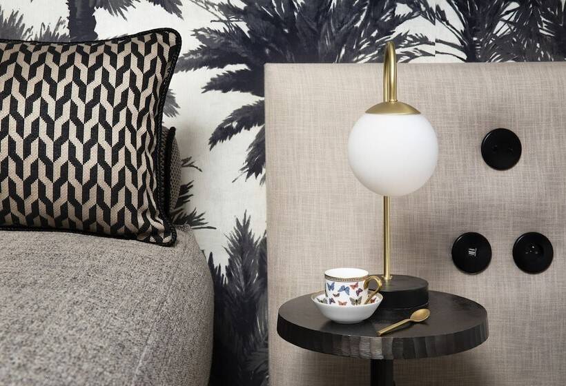 اتاق لوکس, Gramont