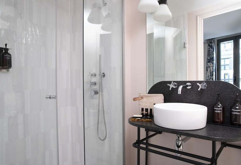 اتاق سوپریور, Gramont