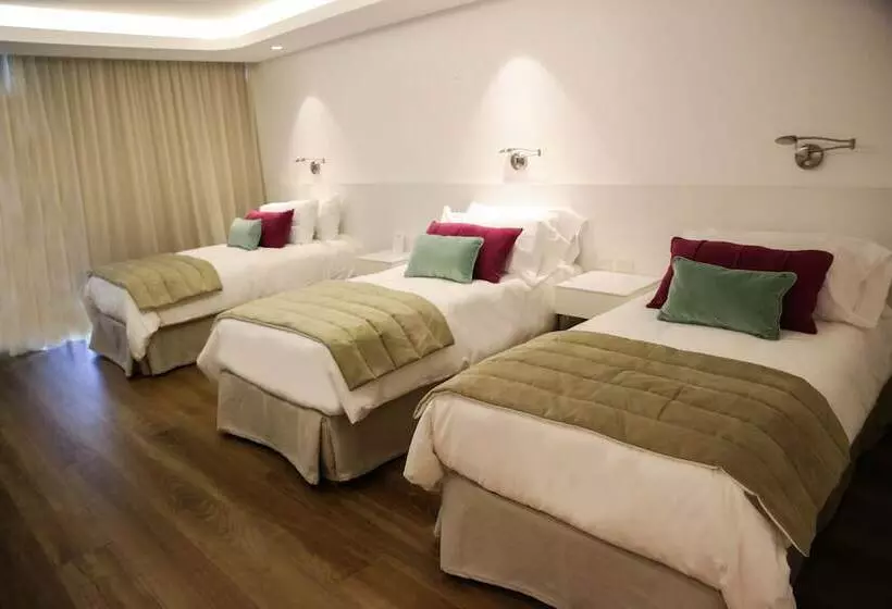 اتاق کلاسیک سه تخته, Ilum Experience Home