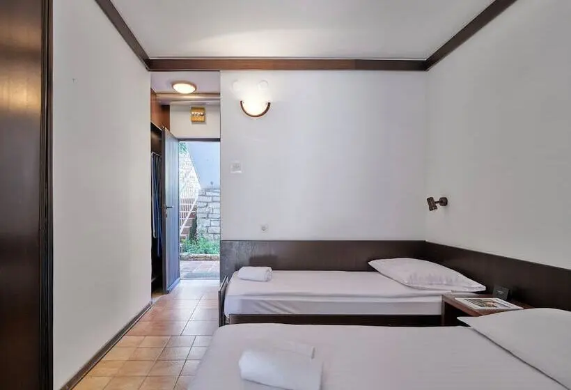 Quarto Triplo Standart, Koversada Rooms