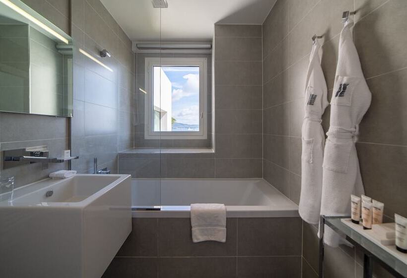 חדר קלאסי, Kube Saint Tropez