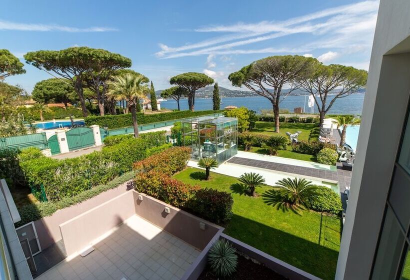 חדר דלוקס, Kube Saint Tropez