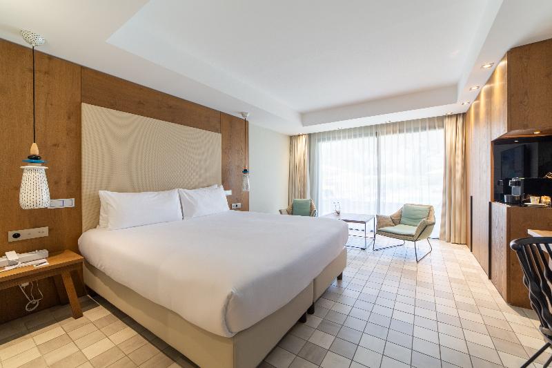 Номер Deluxe, Kube Saint Tropez