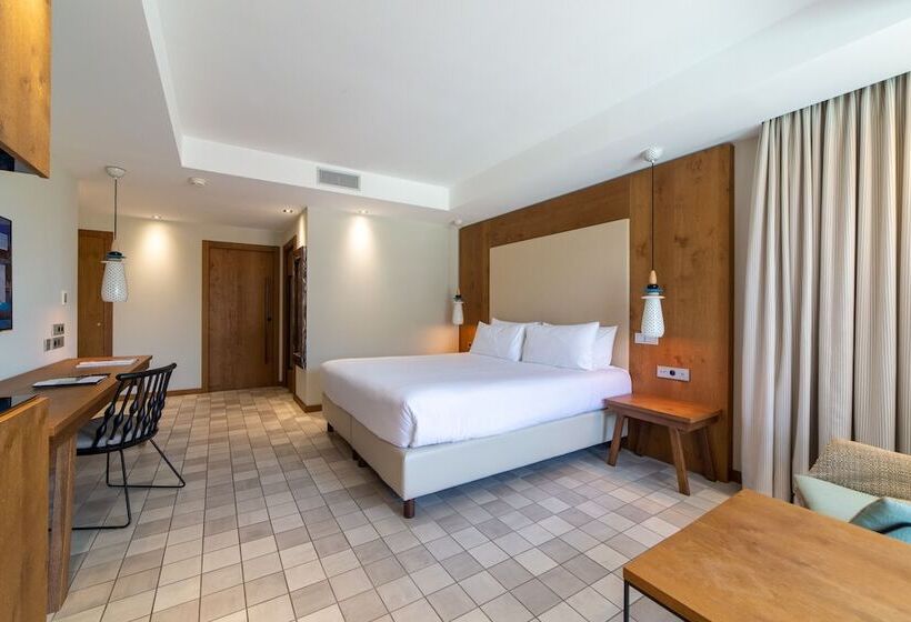 Номер Deluxe, Kube Saint Tropez