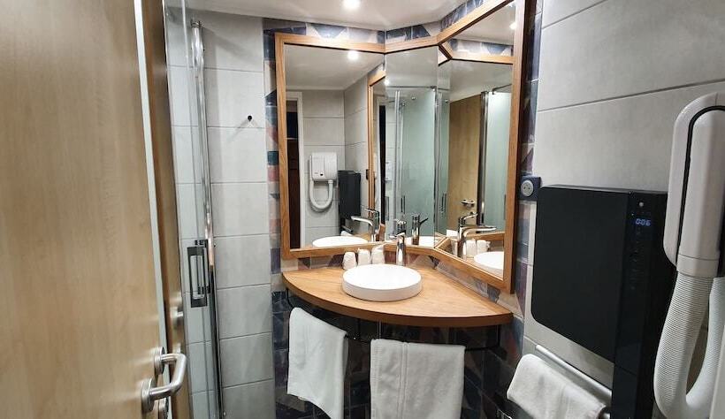 Номер Стандарт, Kyriad Aix Les Milles Plan De Campagne