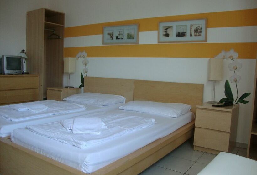 اتاق استاندارد سه نفره, Lenas Donau