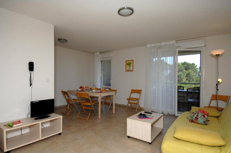 شقة غرفة واحدة, Les Parasols D Argens