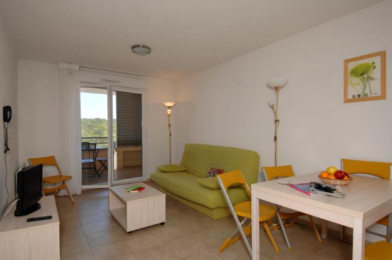 شقة غرفتين, Les Parasols D Argens