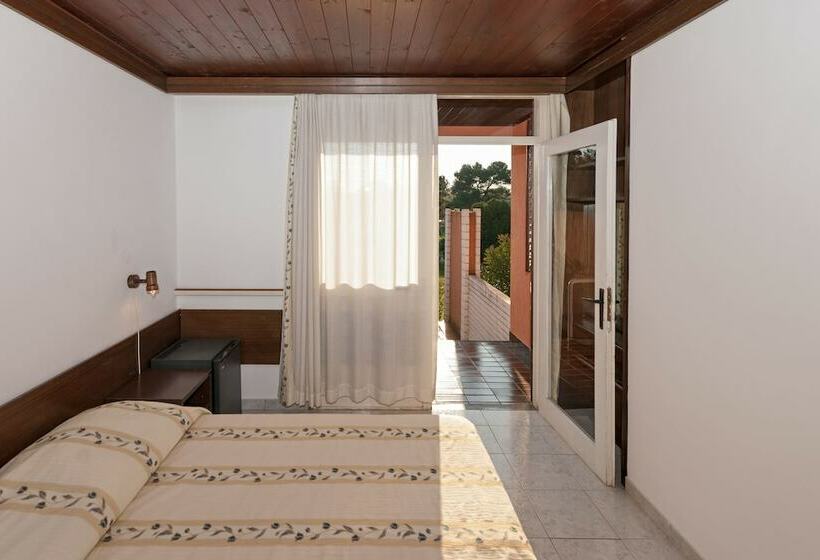 Habitació Triple Estàndard, Koversada Rooms