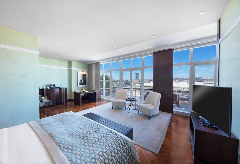 סוויטה עם טרסה, Park Hyatt Istanbul Macka Palas