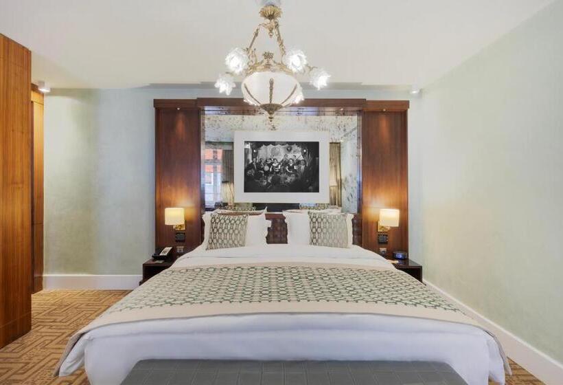 מיטת קינג בסוויטה, Park Hyatt Istanbul Macka Palas