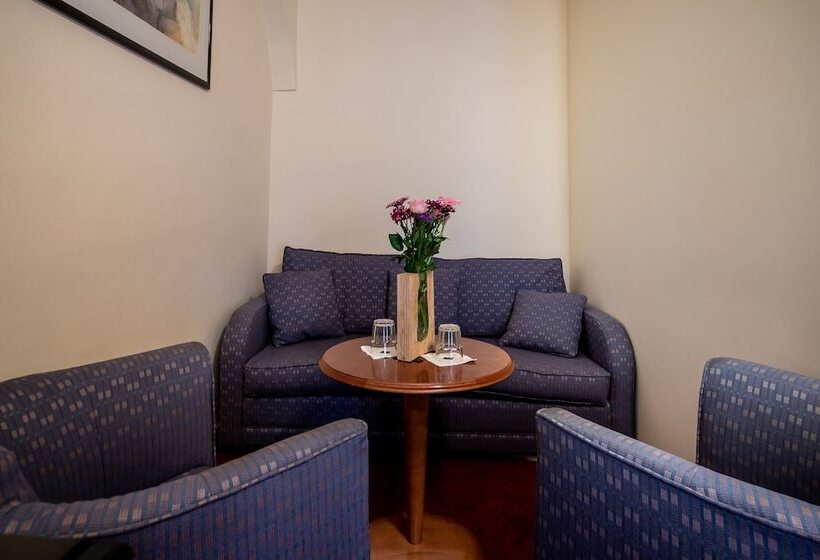 Quarto Estandar, Pension U Lilie