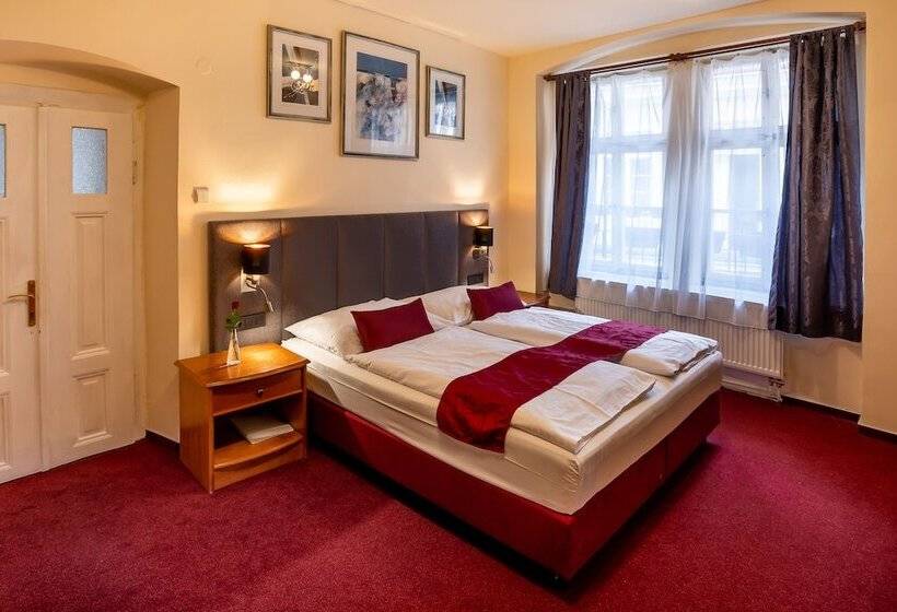 Quarto Estandar, Pension U Lilie