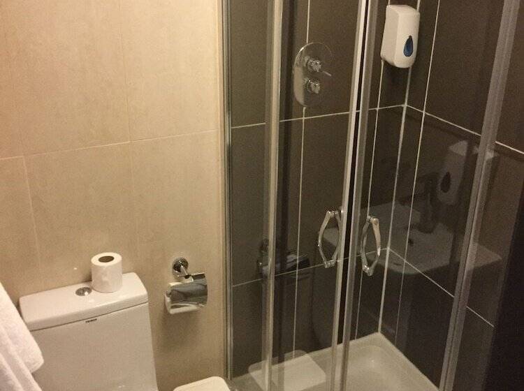 Номер Стандарт, The Royale Chulan Hyde Park