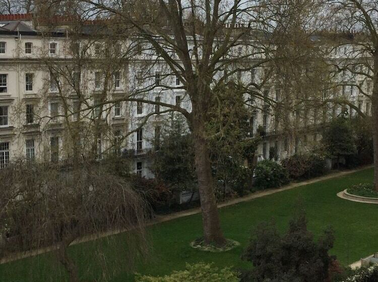 Номер Стандарт, The Royale Chulan Hyde Park