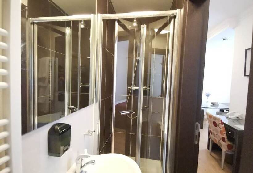 豪华房间, The Royale Chulan Hyde Park