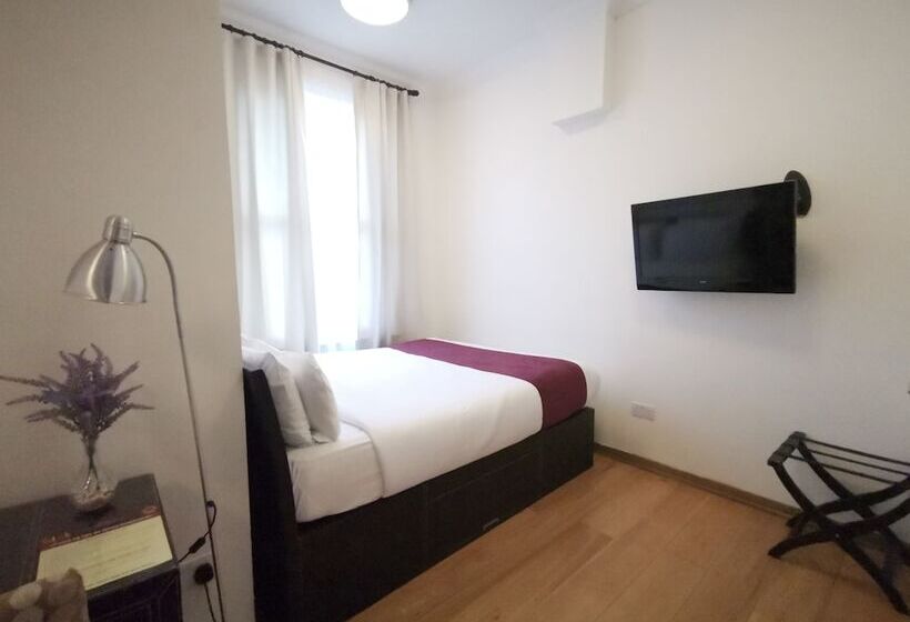 Номер Deluxe, The Royale Chulan Hyde Park