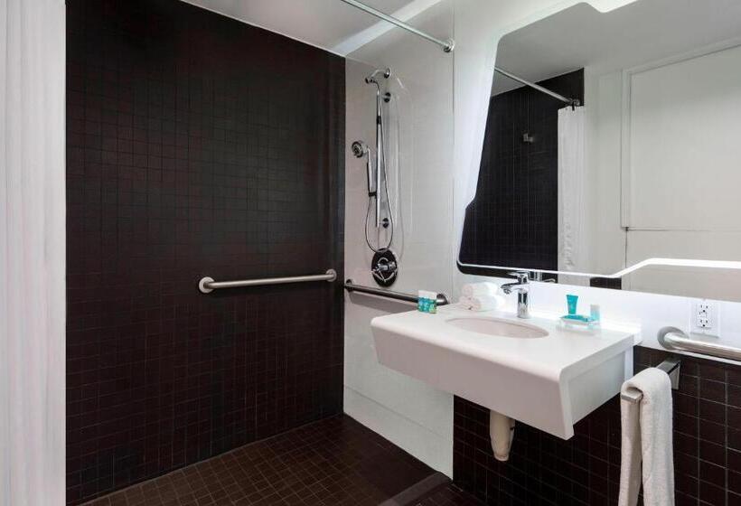 장애인을 위한 킹사이즈 침대 스탠다드 룸, The Washington By Luxurban