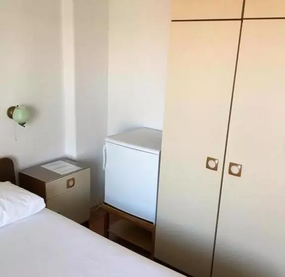 オーシャンビュースタンダードルームバルコニー付き, Double Room Hvar 15706d