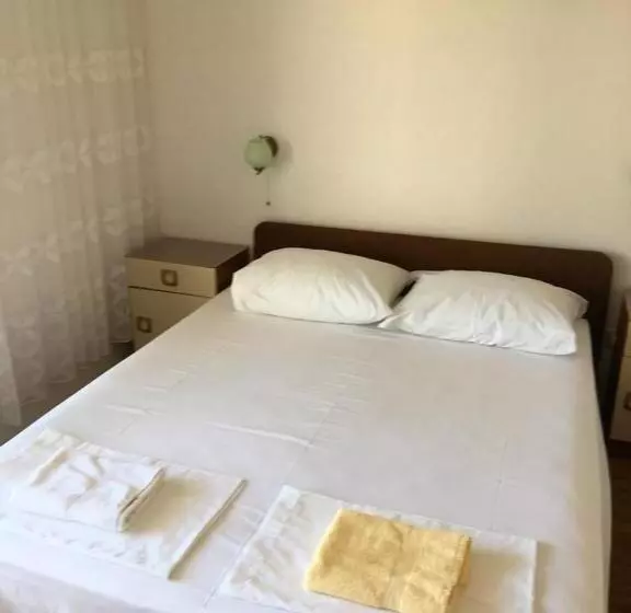 オーシャンビュースタンダードルームバルコニー付き, Double Room Hvar 15706d