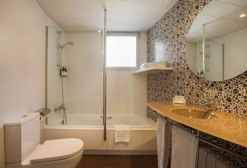 اتاق پرمیوم, YOMO Mola Park