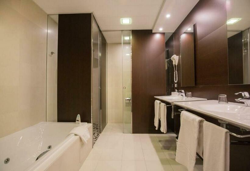 سوییت جونیور, YOMO Mola Park