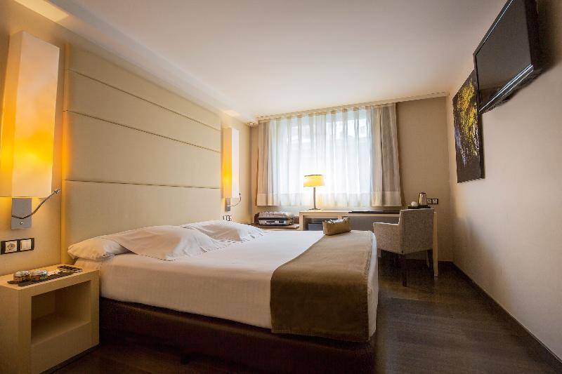 اتاق استاندارد, YOMO Mola Park