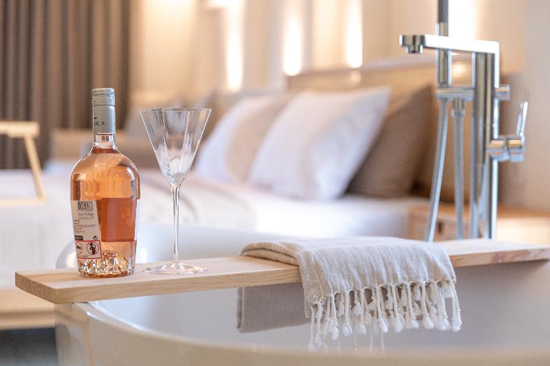 اتاق استاندارد, YOMO Mola Park