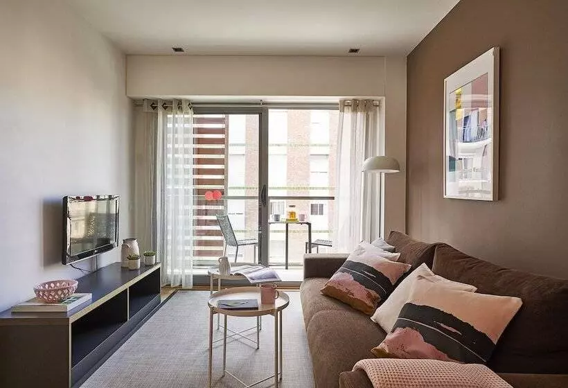 آپارتمان خانوادگی, Lugaris Rambla Apartments