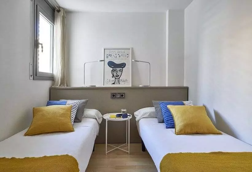 آپارتمان خانوادگی, Lugaris Rambla Apartments