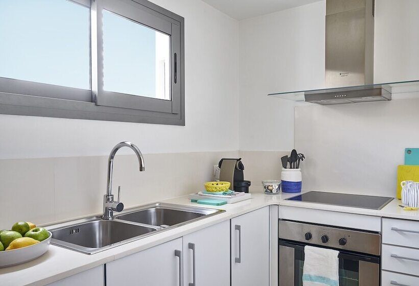 آپارتمان خانوادگی, Lugaris Rambla Apartments