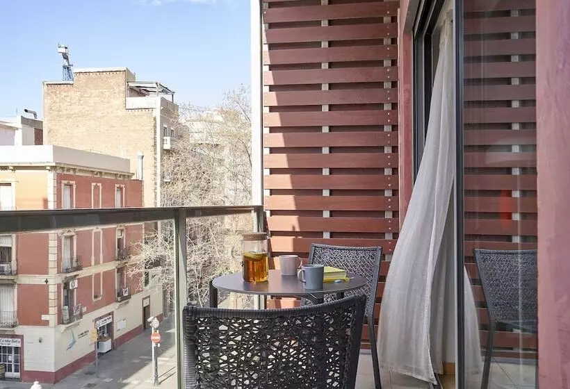 آپارتمان خانوادگی, Lugaris Rambla Apartments