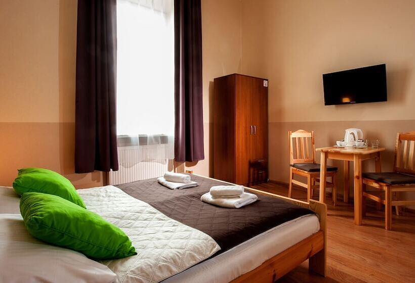 חדר סטנדרט, Station Apart