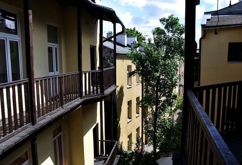 חדר סטנדרד יחיד חדר אמבטיה משותף, Station Apart