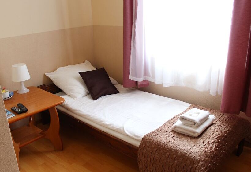 חדר סטנדרד יחיד חדר אמבטיה משותף, Station Apart