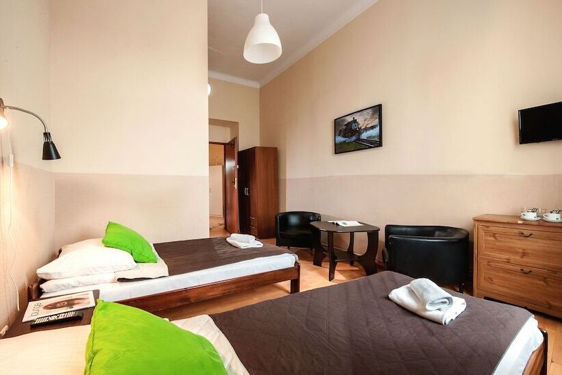 חדר סטנדרט, Station Apart