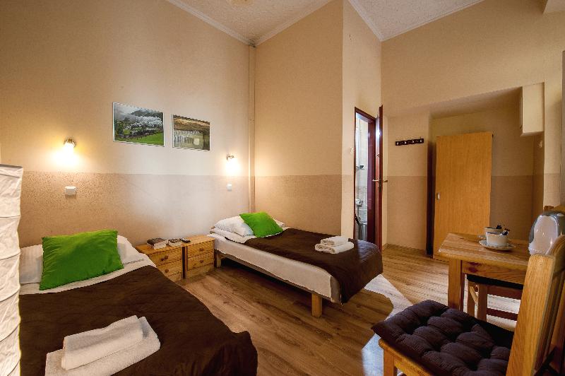 חדר סטנדרט, Station Apart