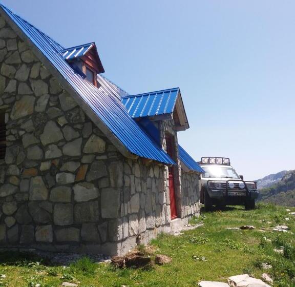 اتاق خانوادگی با سرویس بهداشتی مشترک, Rural Household Minić Kapetanovo Jezero