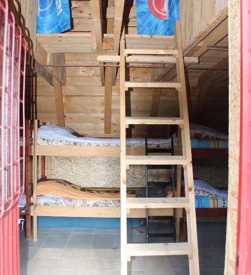 اتاق خانوادگی با سرویس بهداشتی مشترک, Rural Household Minić Kapetanovo Jezero