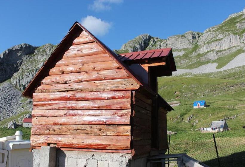 اتاق استاندارد با سرویس بهداشتی مشترک, Rural Household Minić Kapetanovo Jezero