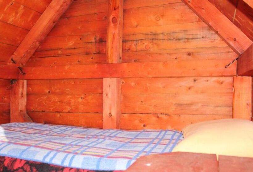 اتاق استاندارد با سرویس بهداشتی مشترک, Rural Household Minić Kapetanovo Jezero