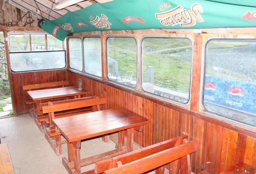 اتاق خانوادگی با سرویس بهداشتی مشترک, Rural Household Minić Kapetanovo Jezero