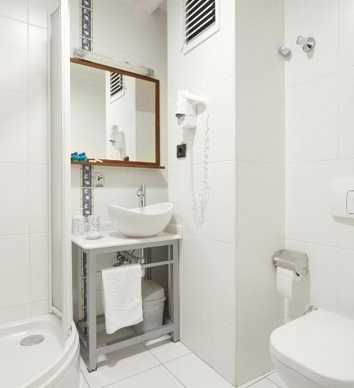 سوییت خانوادگی, Ada Hotel Istanbul