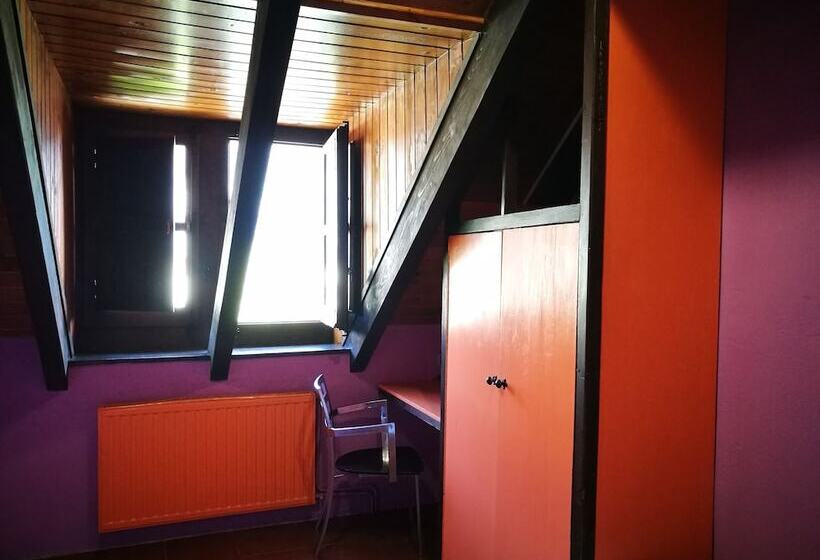 带共用浴室的标准房间, Alberg Les Daines